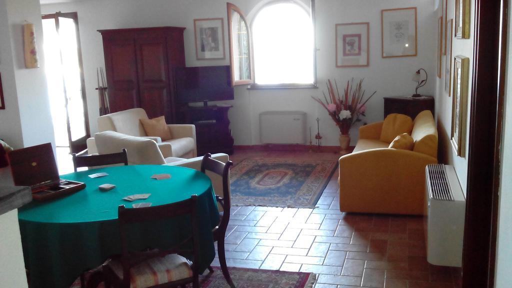 Villa Il Pettirosso La Spezia Szoba fotó